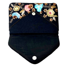 Load image into Gallery viewer, Les Fleurs Clutch
