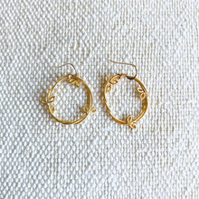 Load image into Gallery viewer, Gold Vine Leaf Earrings